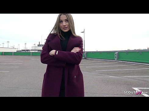 ❤️ 德国侦察员是一个梦想触摸斯蒂尔,停车场告诉和性感的钱 ❤️ Porno ❌️